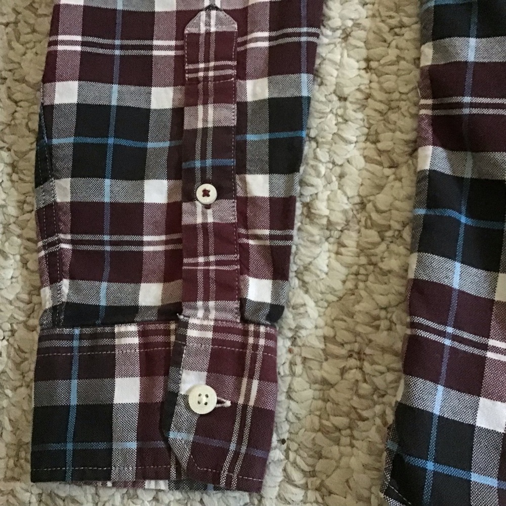 💕2/$20 AE Classic Fit L/S Plaid Button Down Shirt - Picture 7 of 9